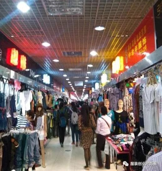 服裝批發(fā)市場拿貨攻略 如何挑選靠譜供貨商與高效進貨